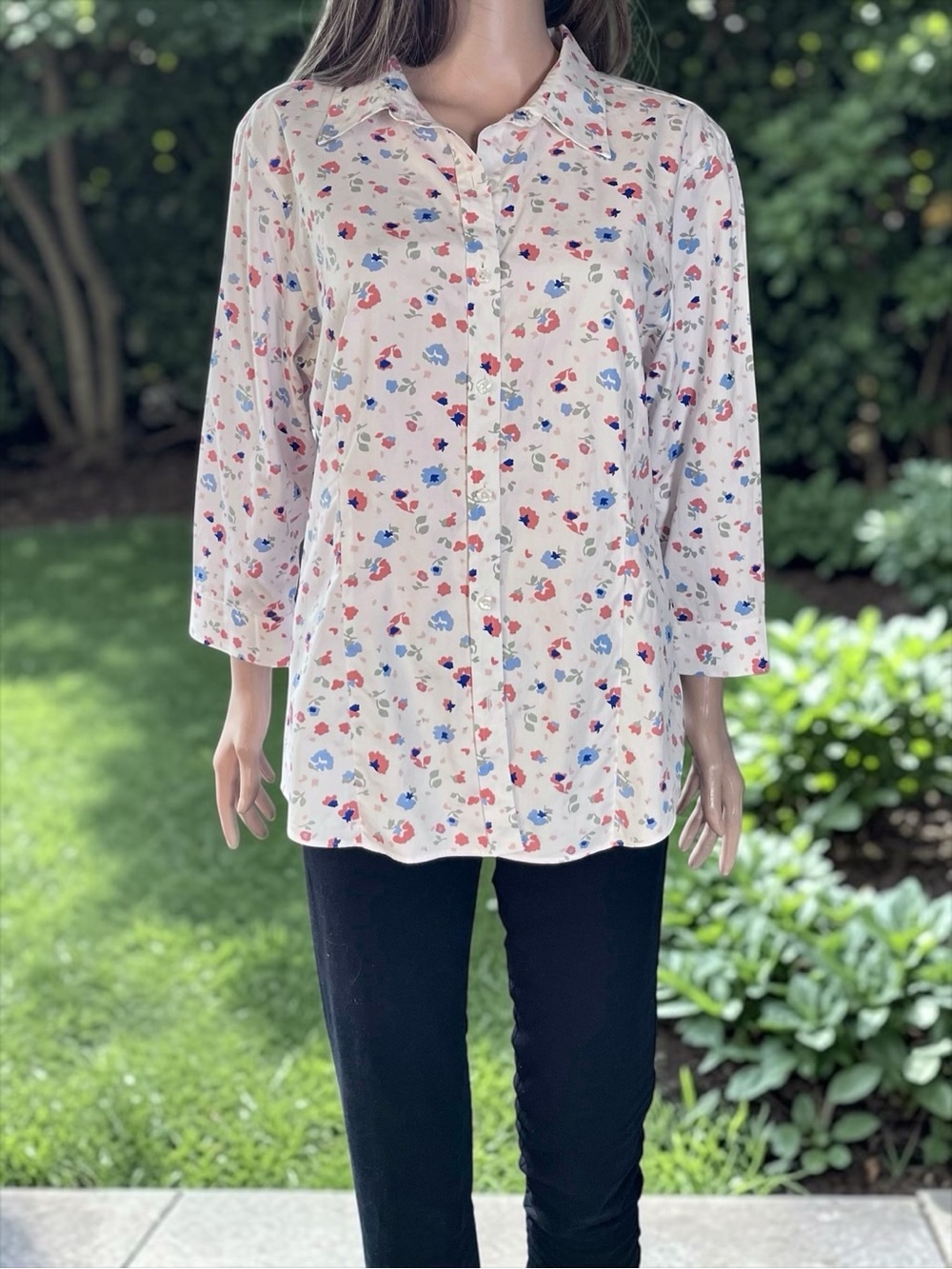 L.L. Bean Wrinkle Free Floral Button Down Shirt Large Cotton Cottagecore